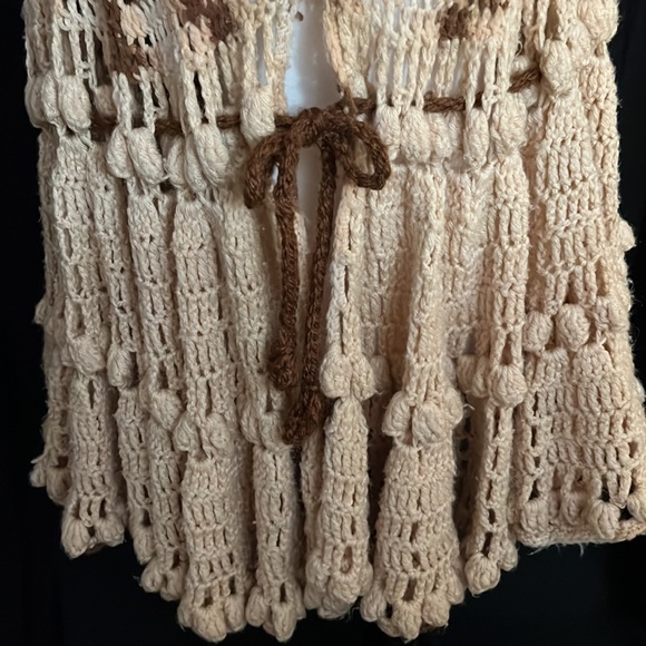 Handmade Crochet Vintage Cape - Picture 3 of 9